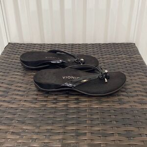 Vionic sandals, women’s size 6.5